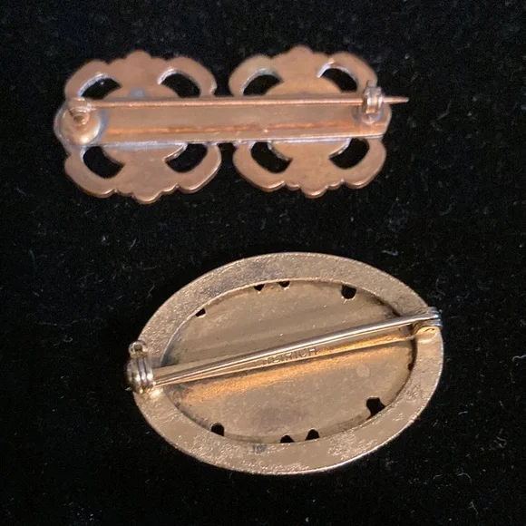 Vintage brooches 2 different styles one marked Freirich - Picture 2 of 7